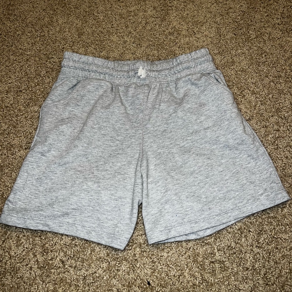 GRAY SWEATSHORTS